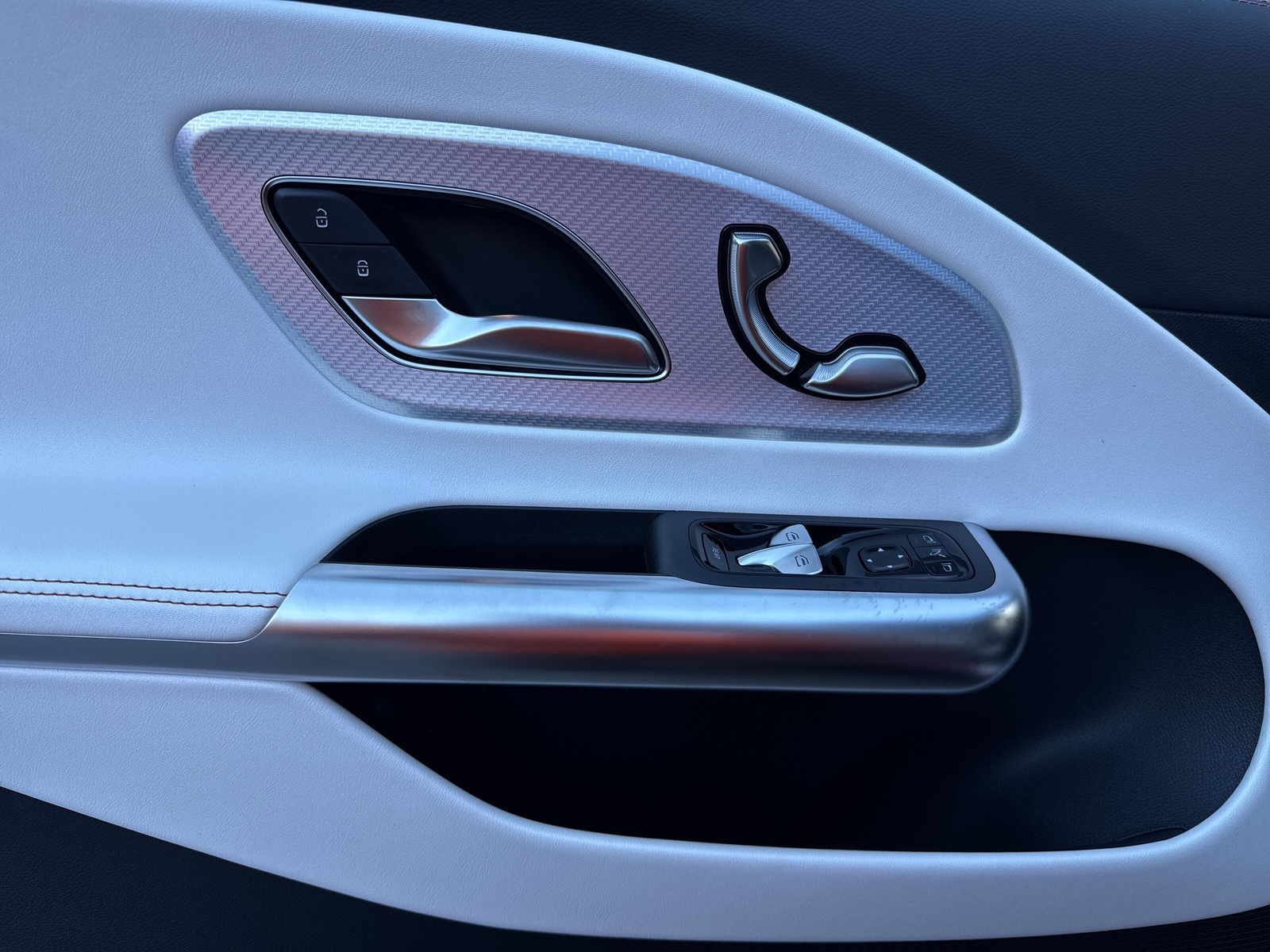 MERCEDES-BENZ CLA 220 8G-DCT 4Matic - 12