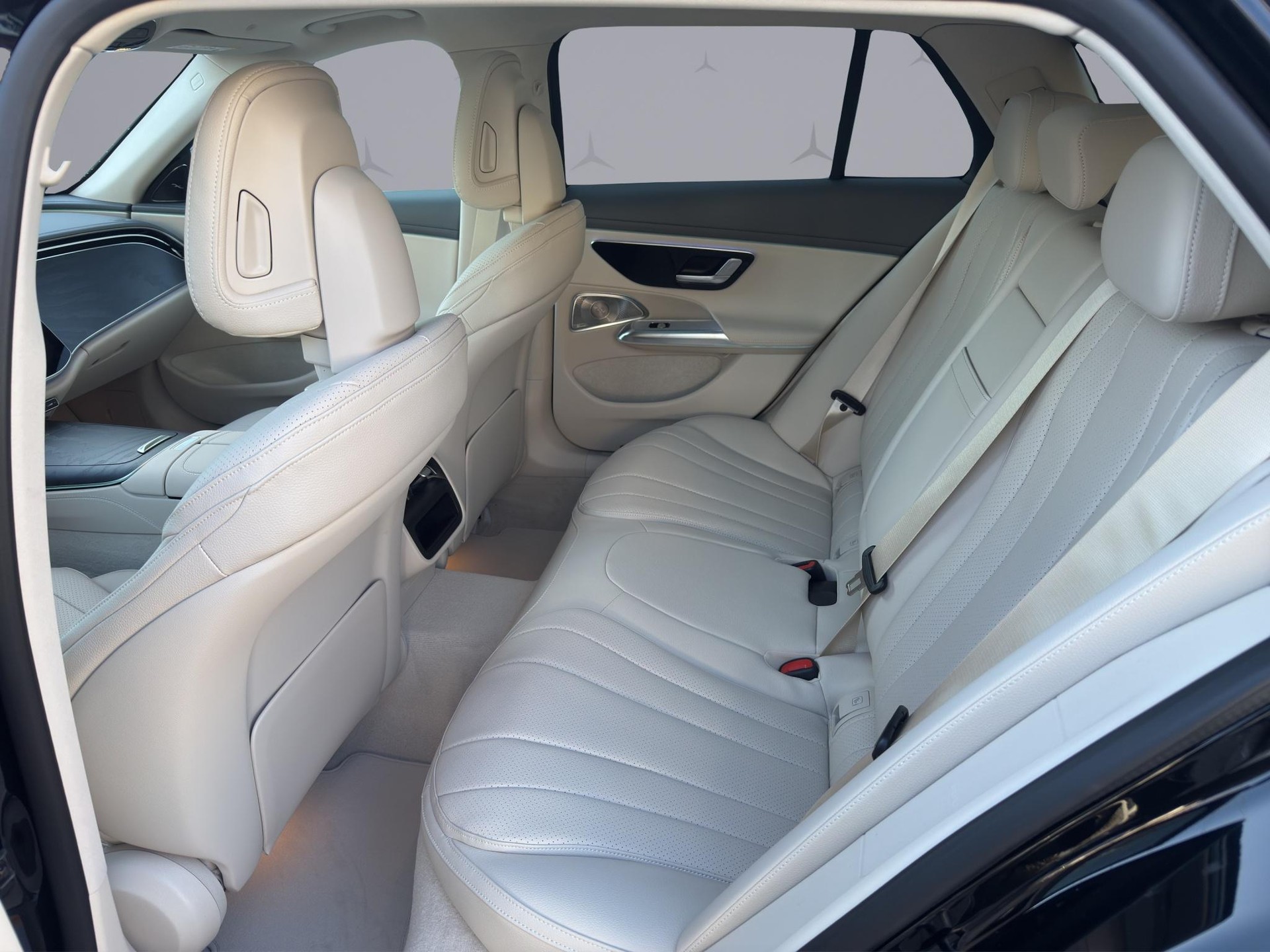 MERCEDES-BENZ E 220 d Exclusive 4matic Kombi - 13