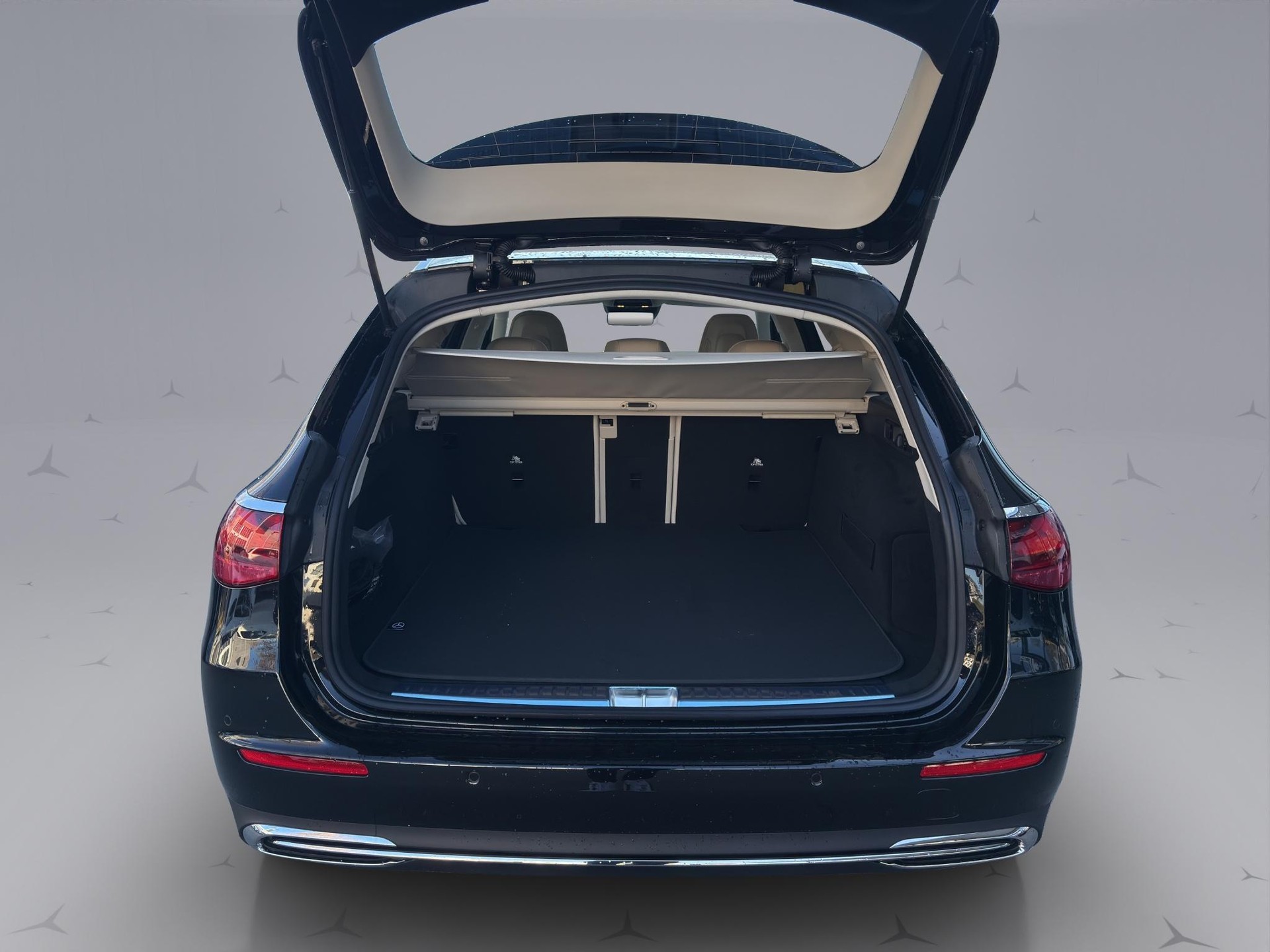 MERCEDES-BENZ E 220 d Exclusive 4matic Kombi - 18