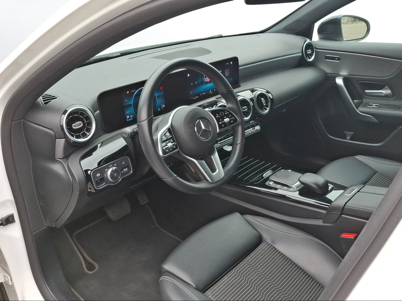 MERCEDES-BENZ A 180 Night Star 7G-DCT - 10