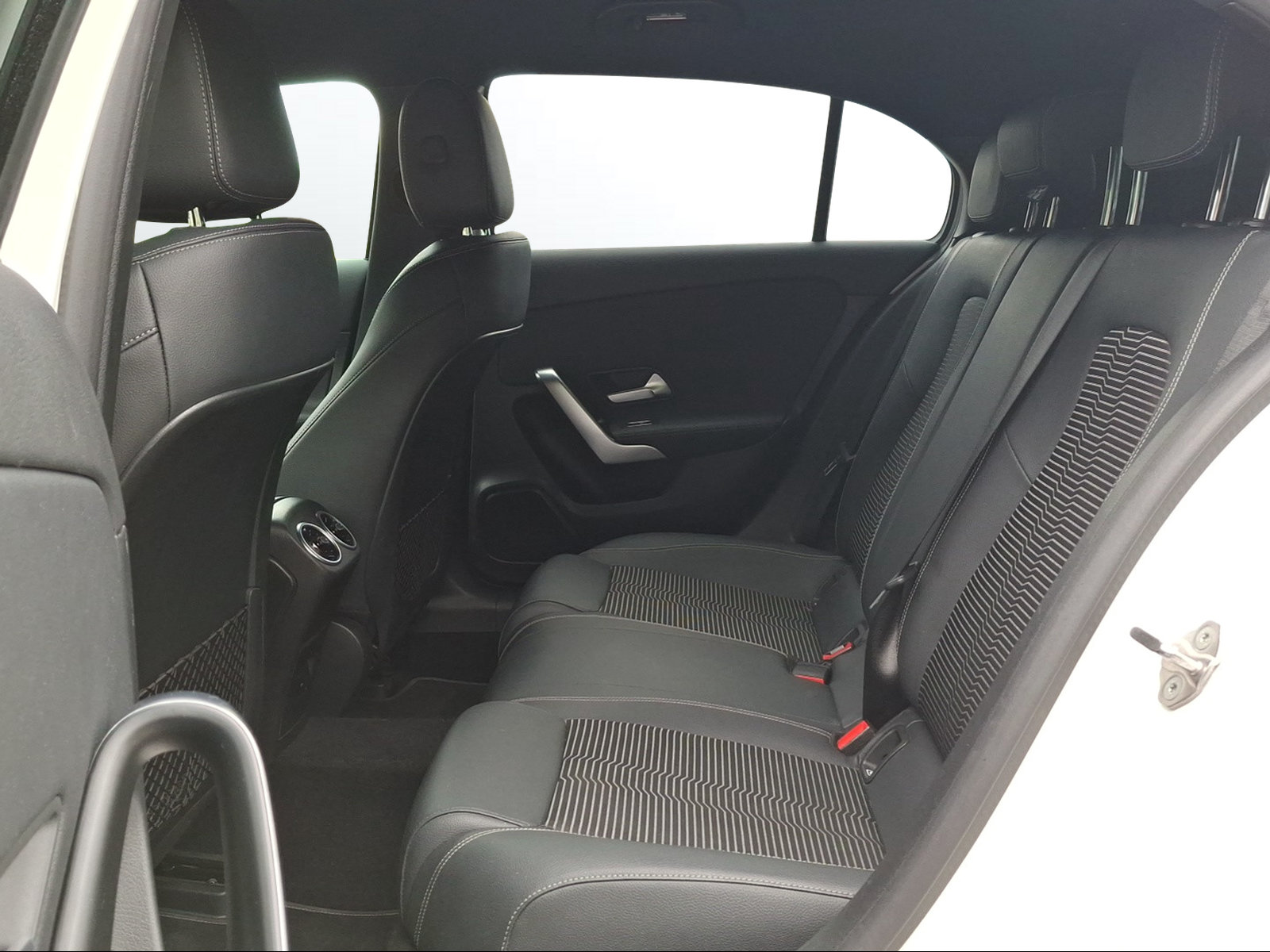 MERCEDES-BENZ A 180 Night Star 7G-DCT - 12