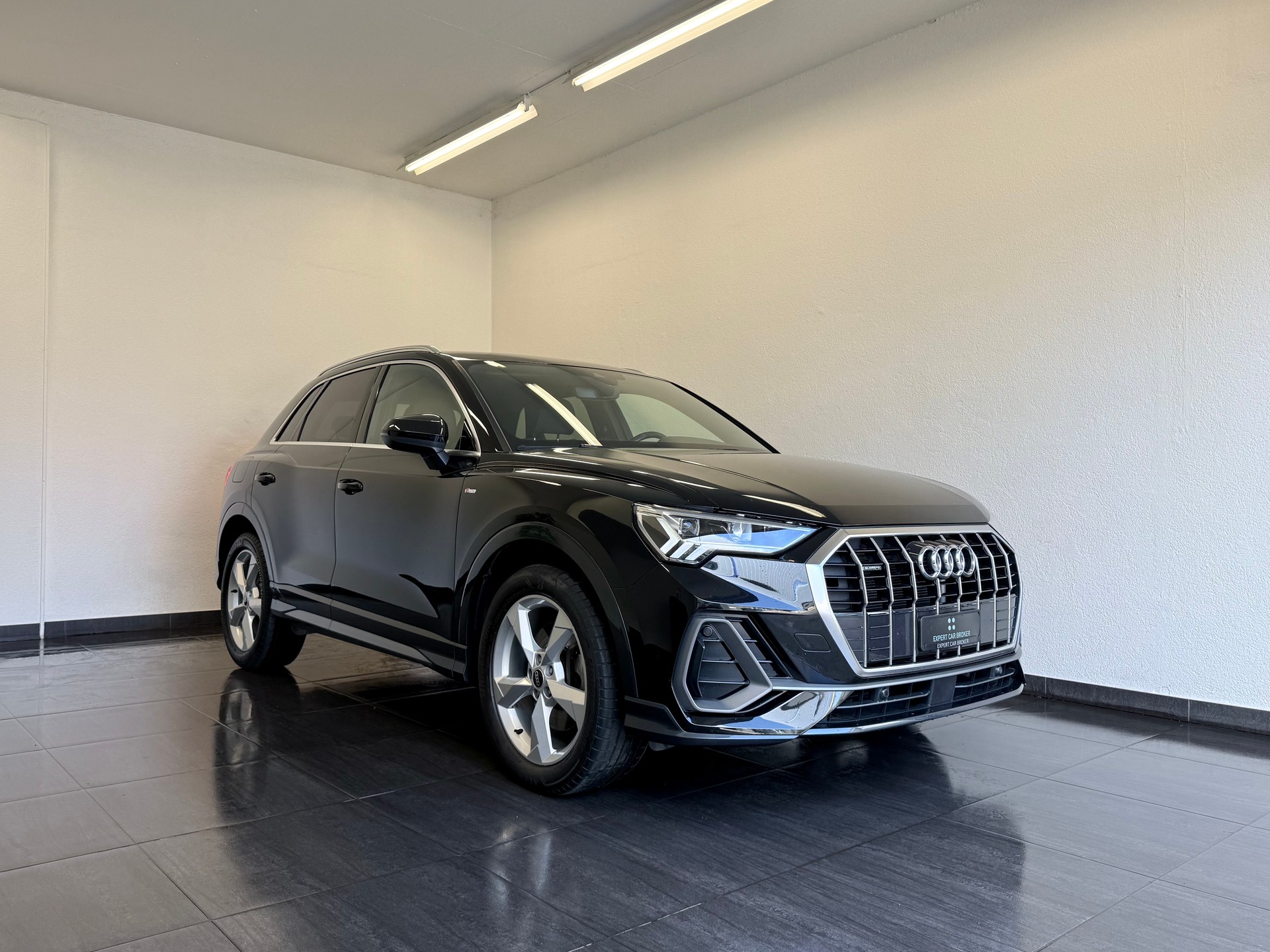 AUDI Q3 45 TFSI S line quattro S-tronic - 2