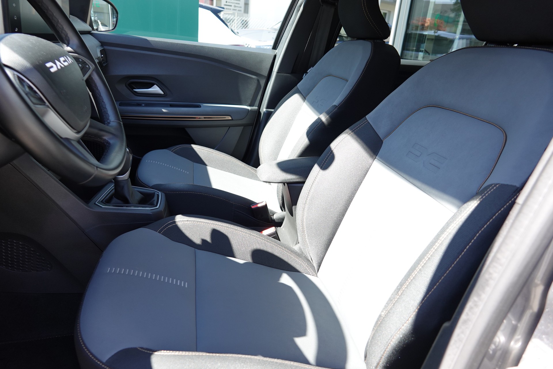 DACIA Jogger 1.6 Hybrid Extreme - 12