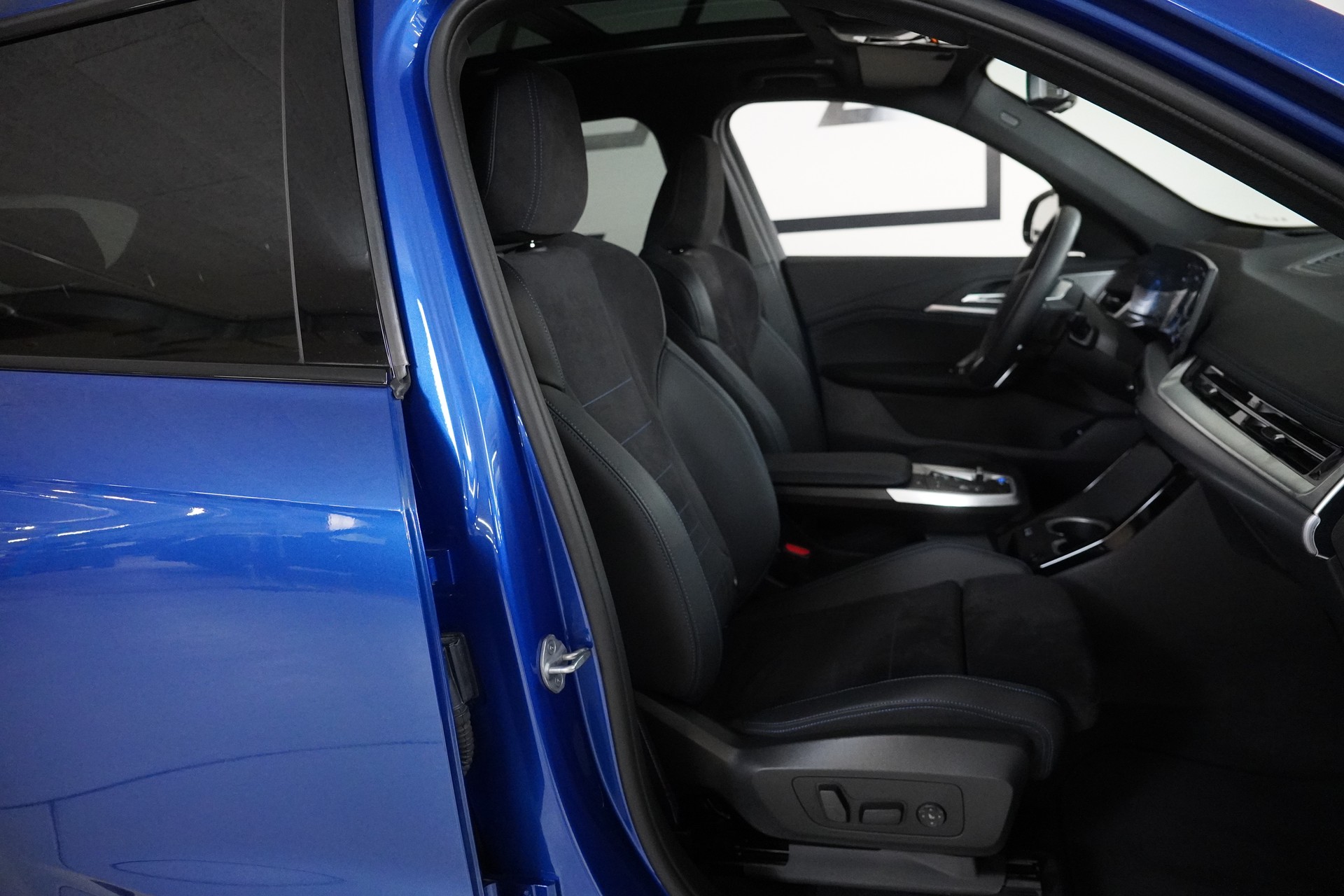 BMW iX1 xDrive 30 M Sport Pro - 16