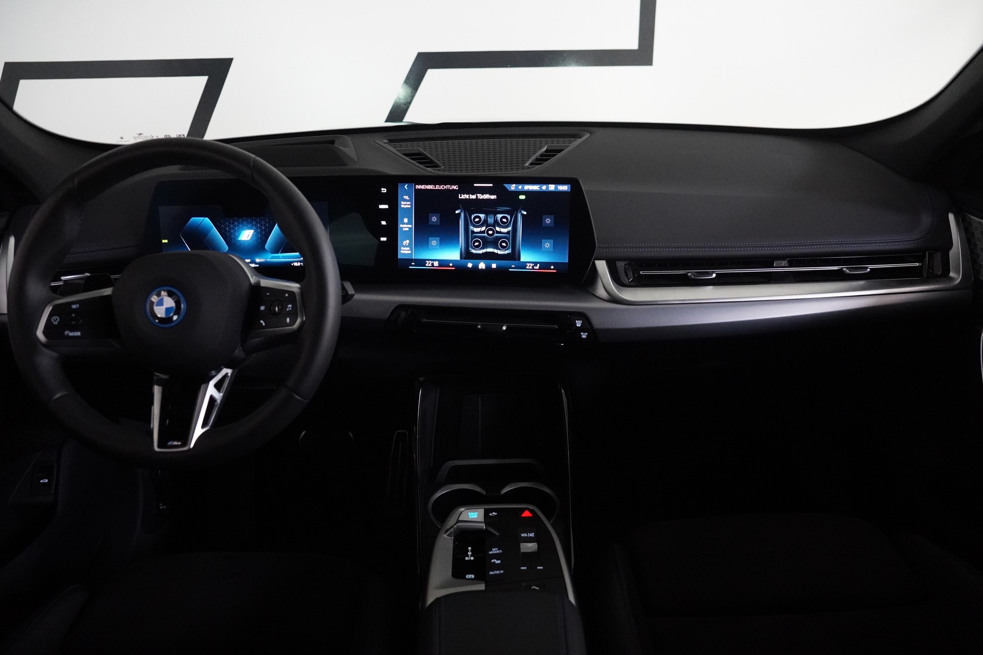 BMW iX1 xDrive 30 M Sport Pro - 19