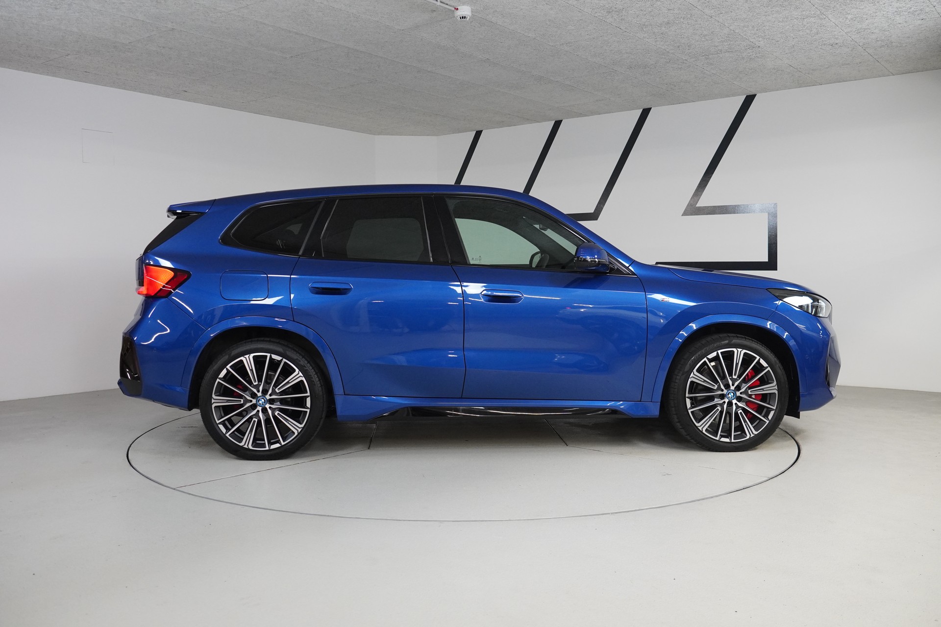 BMW iX1 xDrive 30 M Sport Pro - 9