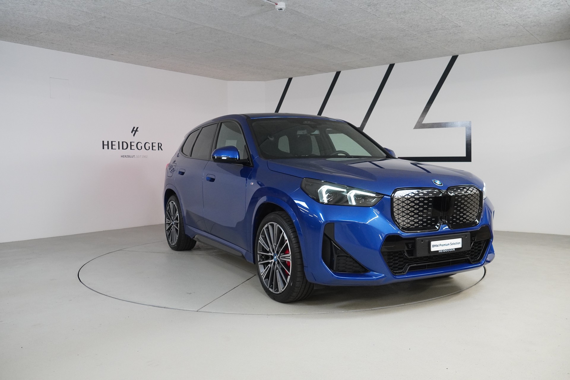 BMW iX1 xDrive 30 M Sport Pro - 4