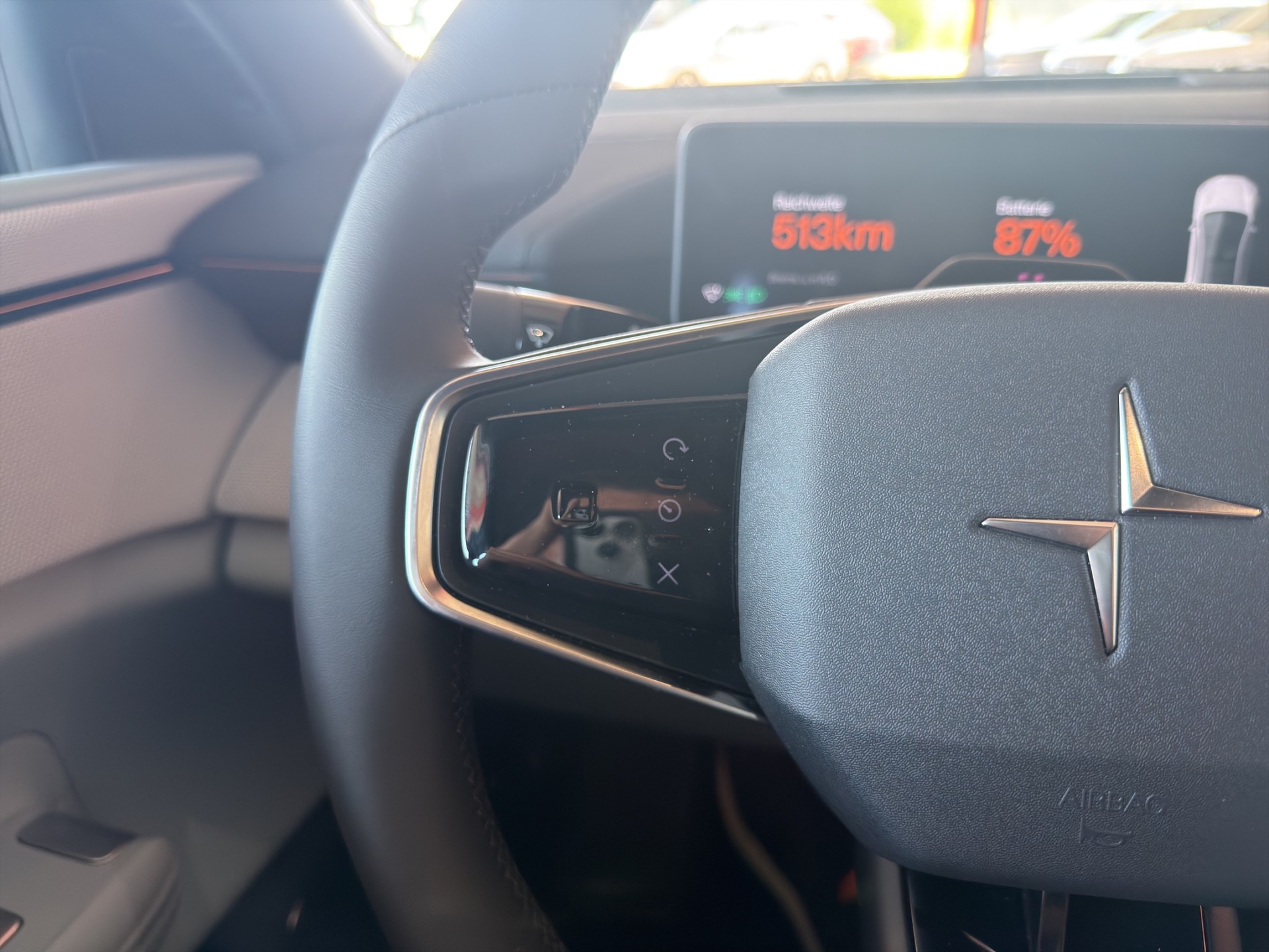 POLESTAR 4 Long Range Dual Motor Plus Pilot - 42