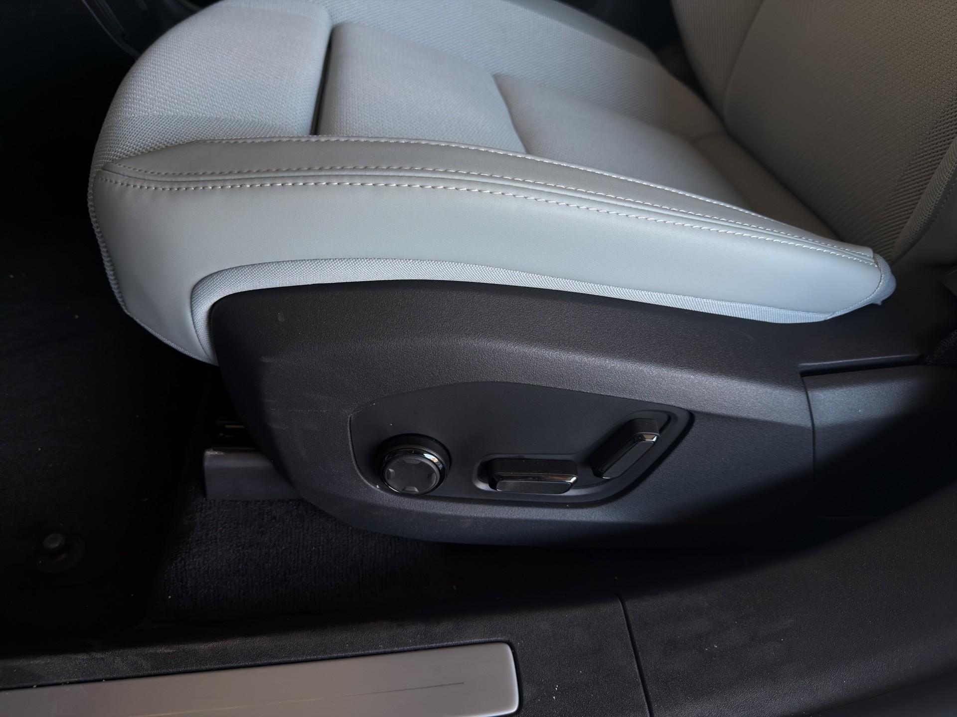 POLESTAR 4 Long Range Dual Motor Plus Pilot - 41