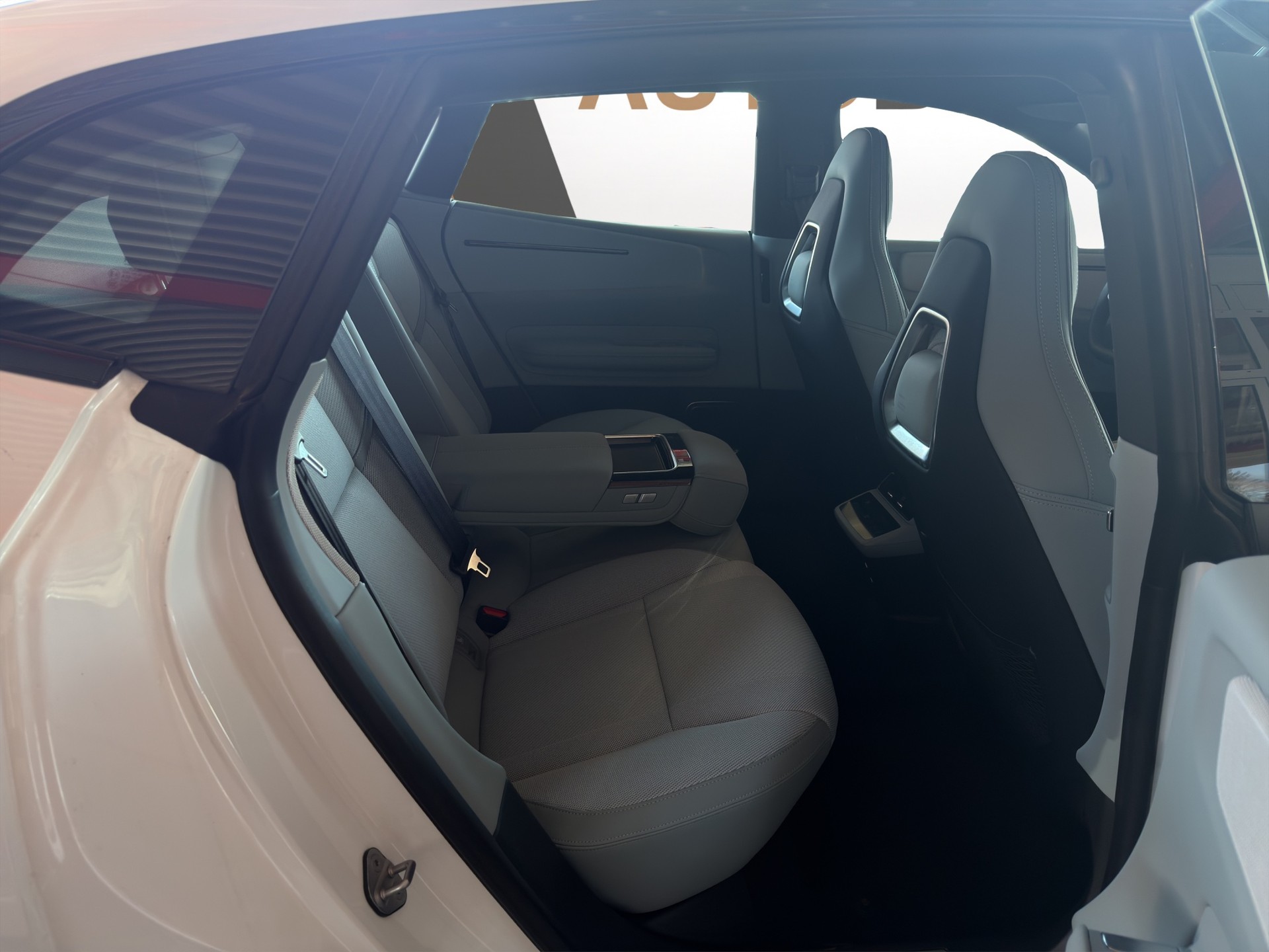 POLESTAR 4 Long Range Dual Motor Plus Pilot - 16