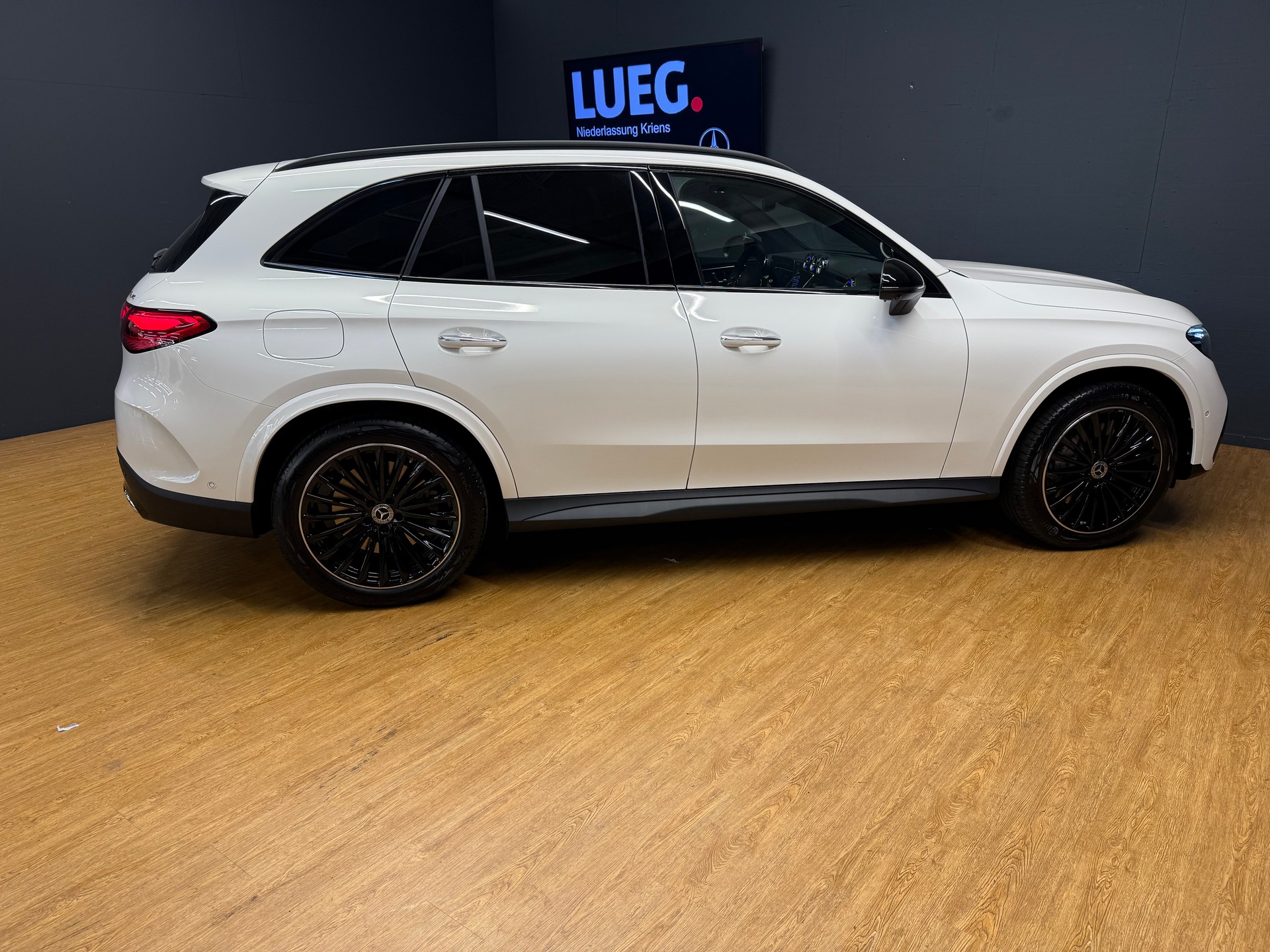 MERCEDES-BENZ GLC 400 e 4M - AMG / DISTRONIC / 360 Grad Kamera / Hinterachslenkung - 8