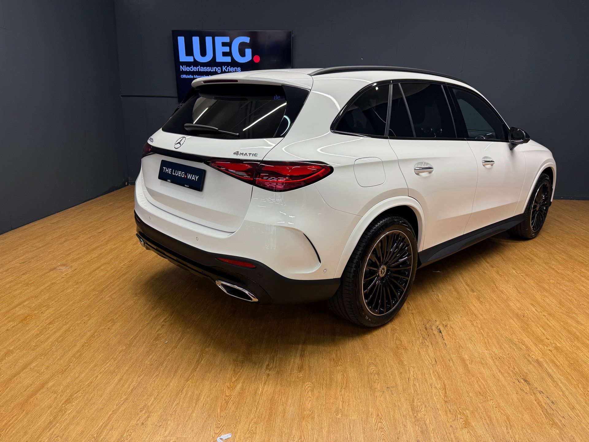 MERCEDES-BENZ GLC 400 e 4M - AMG / DISTRONIC / 360 Grad Kamera / Hinterachslenkung - 10