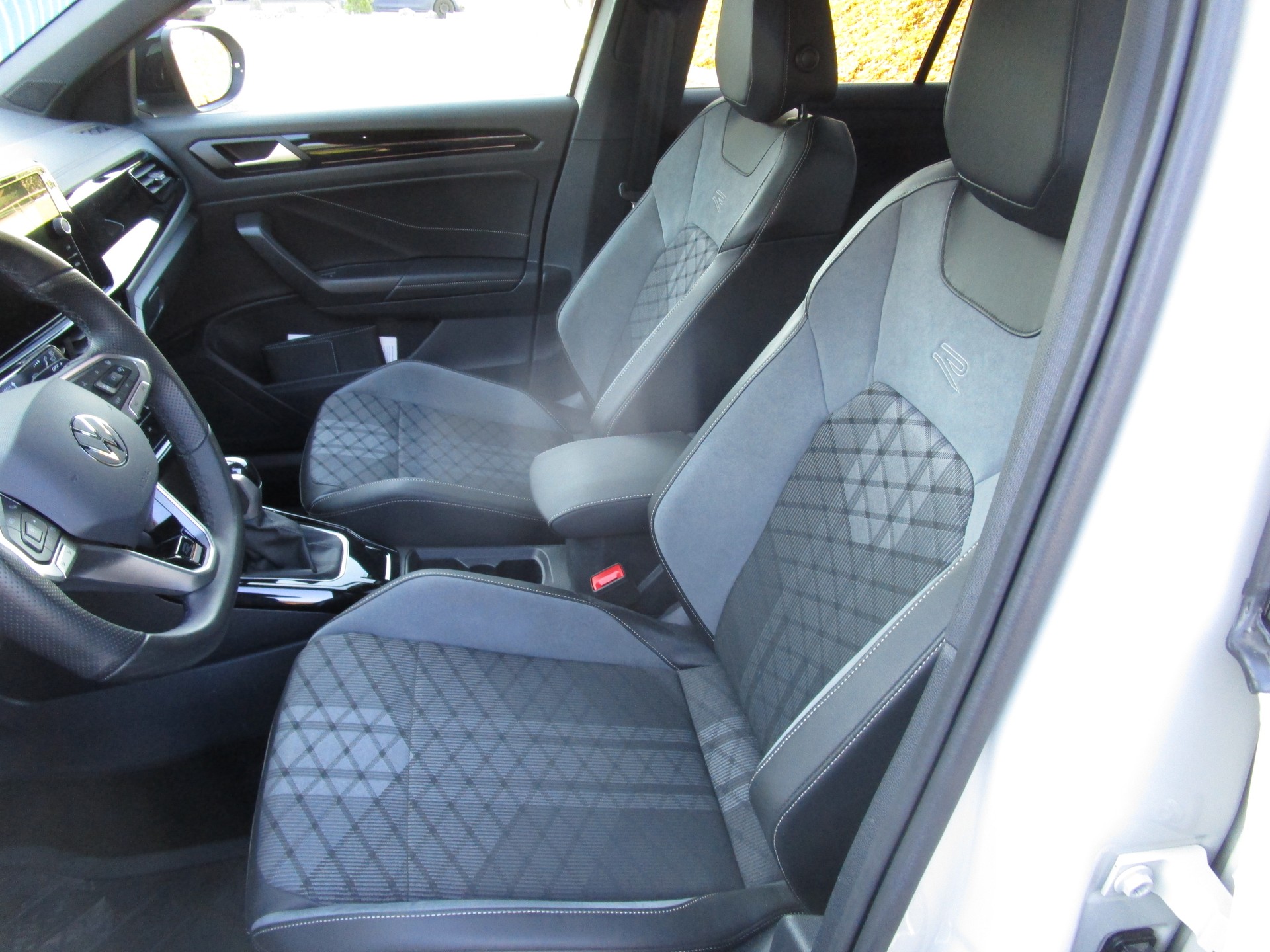 VW T-Roc 1.5 TSI EVO R-Line DSG - 9