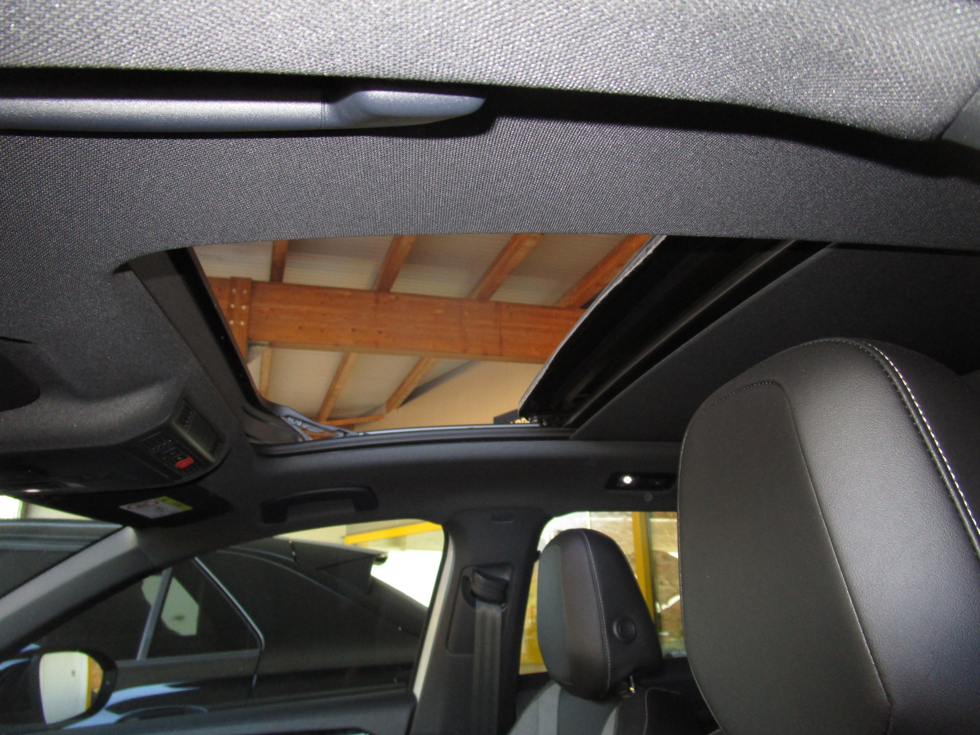 VW T-Roc 1.5 TSI EVO R-Line DSG - 14