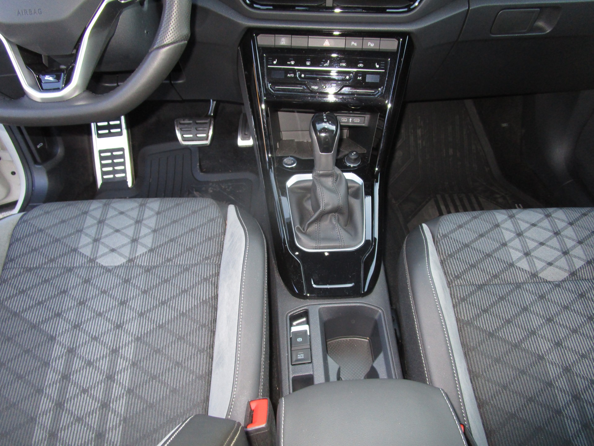 VW T-Roc 1.5 TSI EVO R-Line DSG - 12