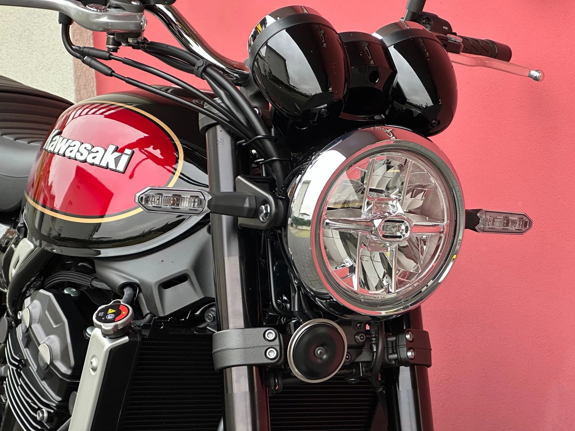 KAWASAKI Z 900 RS - 7