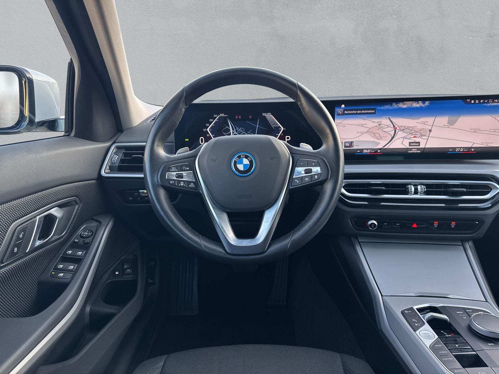 BMW 330e xDrive Touring G21 (CH) AHK - 17