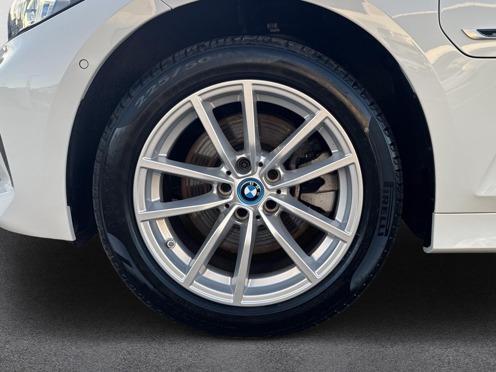 BMW 330e xDrive Touring G21 (CH) AHK - 10