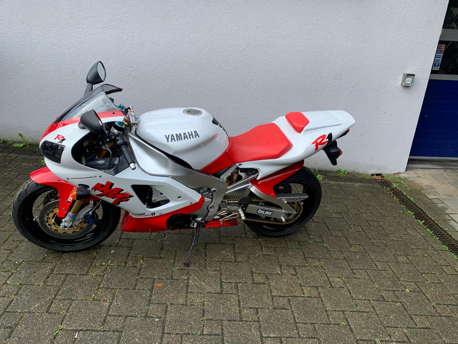 YAMAHA YZF-R1 - 2