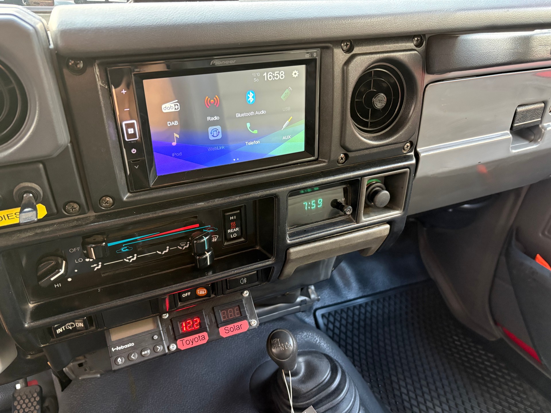 TOYOTA Land Cruiser 400 Hdt Long 4.2D - 12