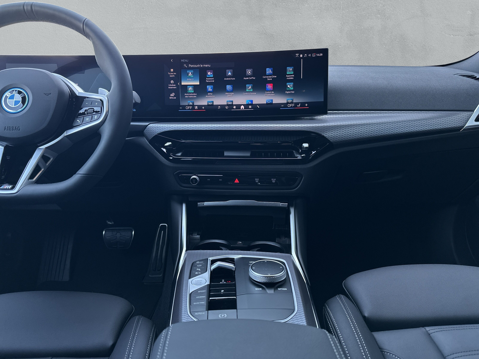 BMW 330e x DriveTouring Steptronic M Sport **Action de leasing à 0.9%** - 14