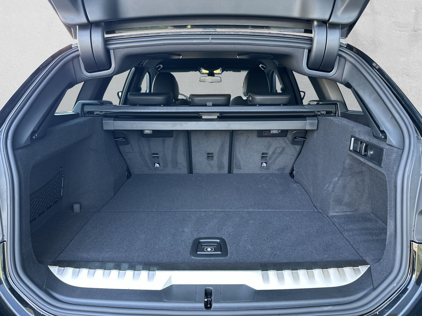 BMW 330e x DriveTouring Steptronic M Sport **Action de leasing à 0.9%** - 10