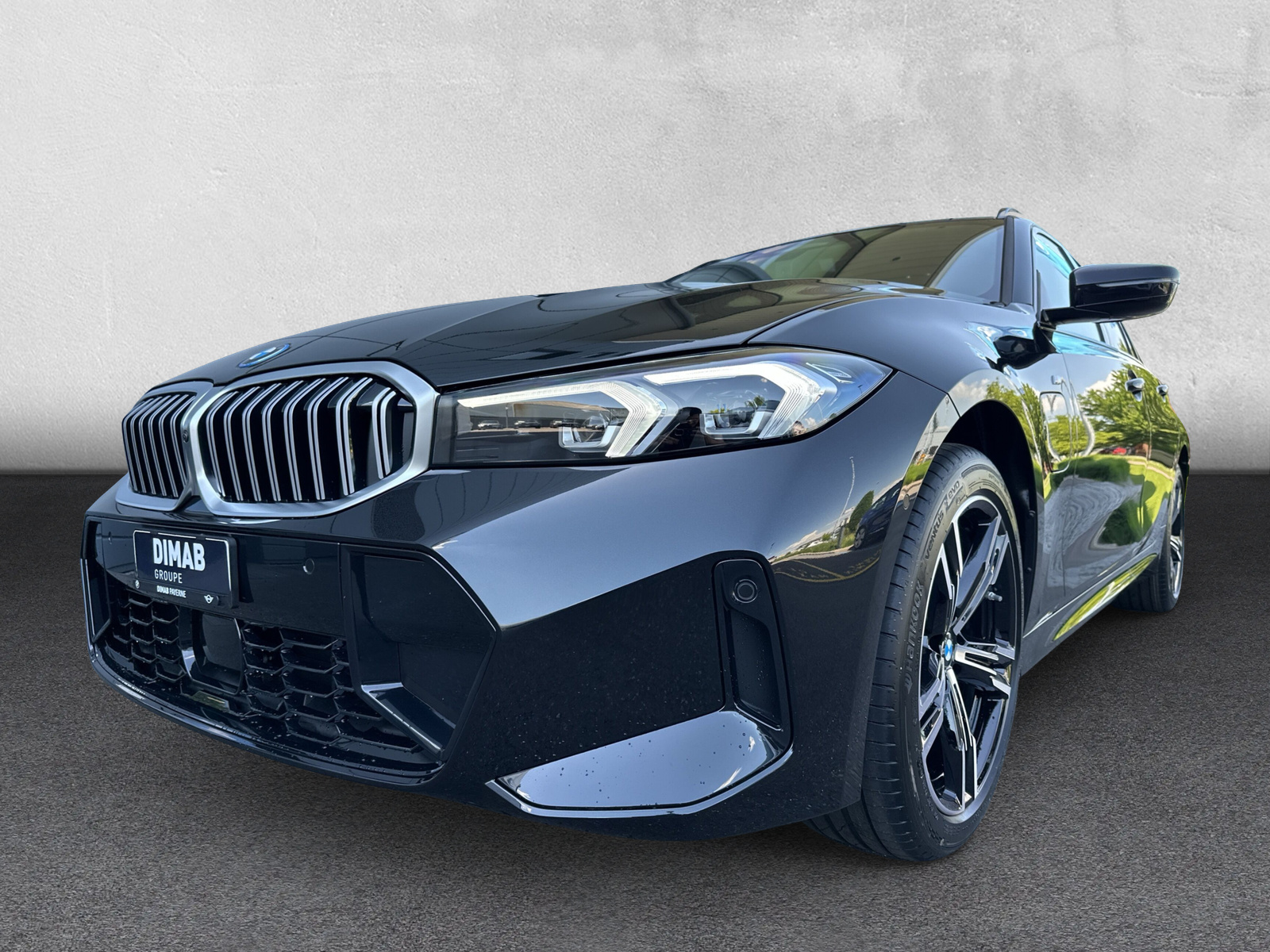 BMW 330e x DriveTouring Steptronic M Sport **Action de leasing à 0.9%** - 8