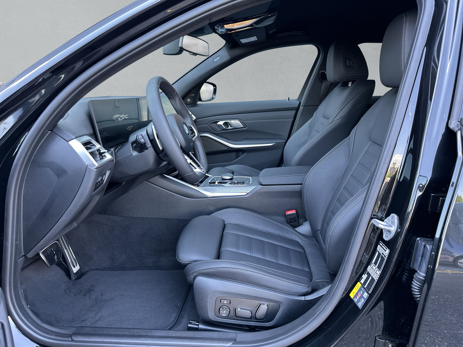 BMW 330e x DriveTouring Steptronic M Sport **Action de leasing à 0.9%** - 11