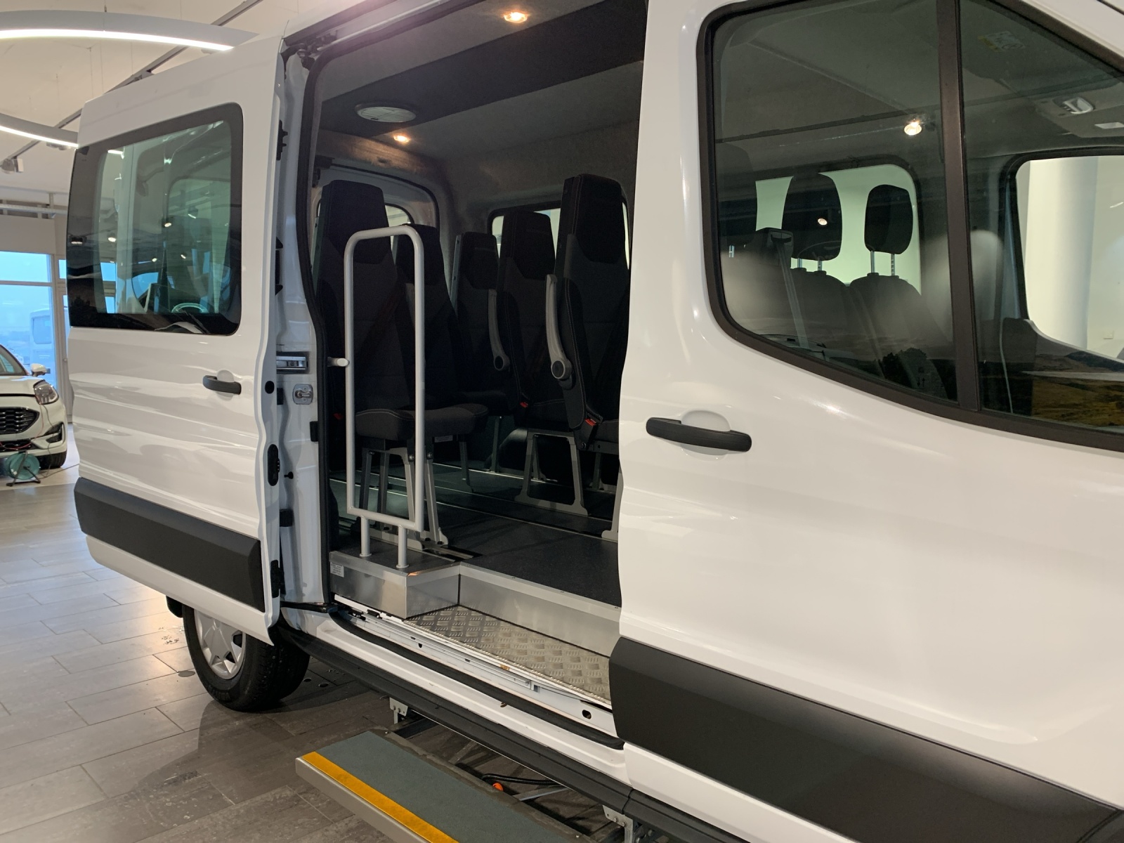 FORD Transit Personentransport - 7
