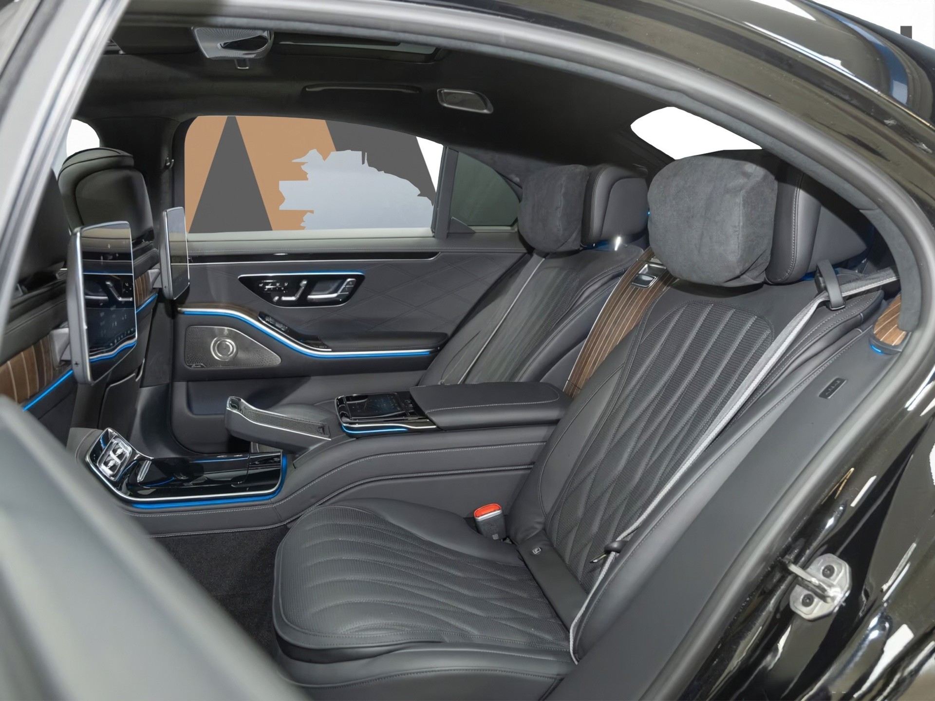 MERCEDES-BENZ S 63 V8 AMG E Performance 4matic+ lang - 26