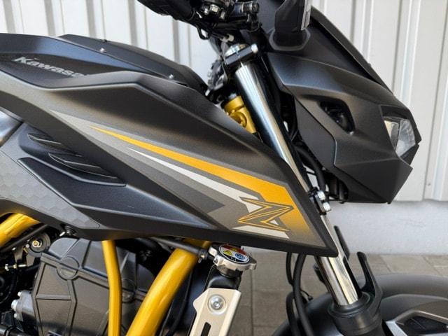 KAWASAKI 650 S schwarz - gold - 3