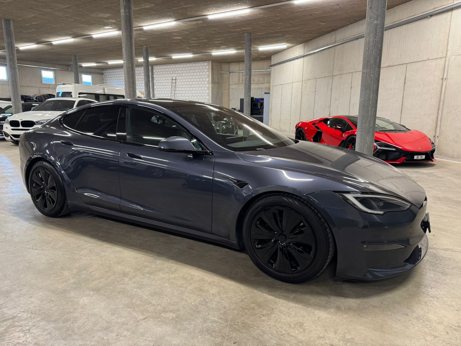TESLA Model S - 6