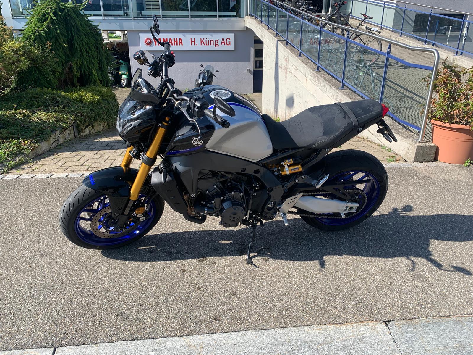 YAMAHA MT-09 SP - 2
