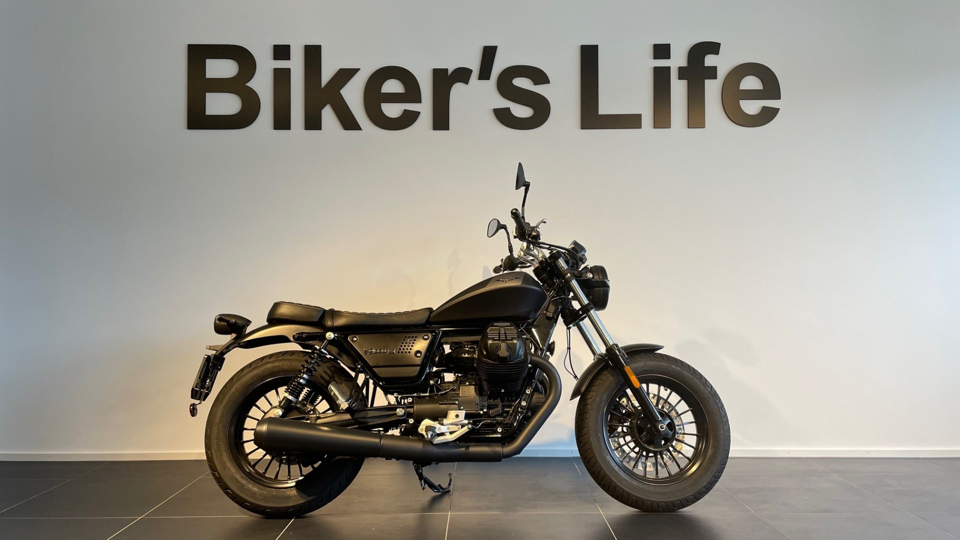 MOTO GUZZI V9 Bobber