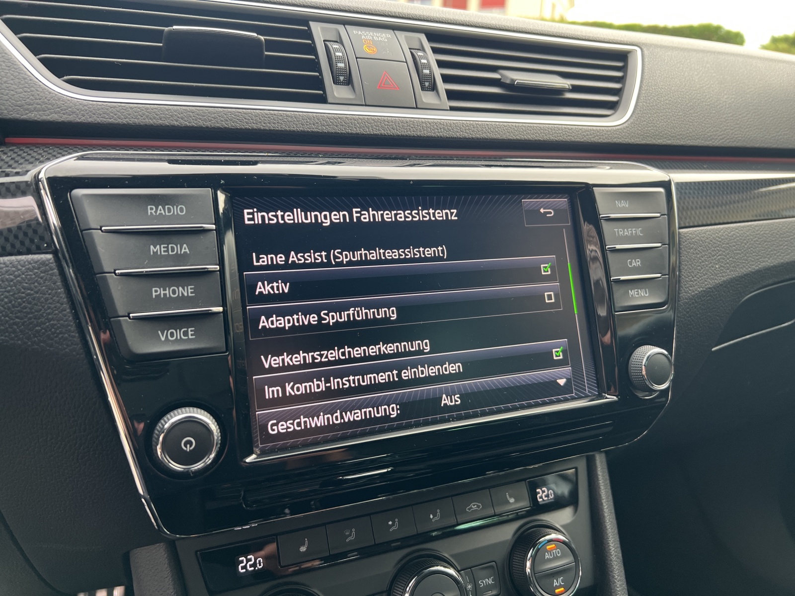 SKODA Superb Combi 2.0 TDi Sport Line 4x4 DSG - 16