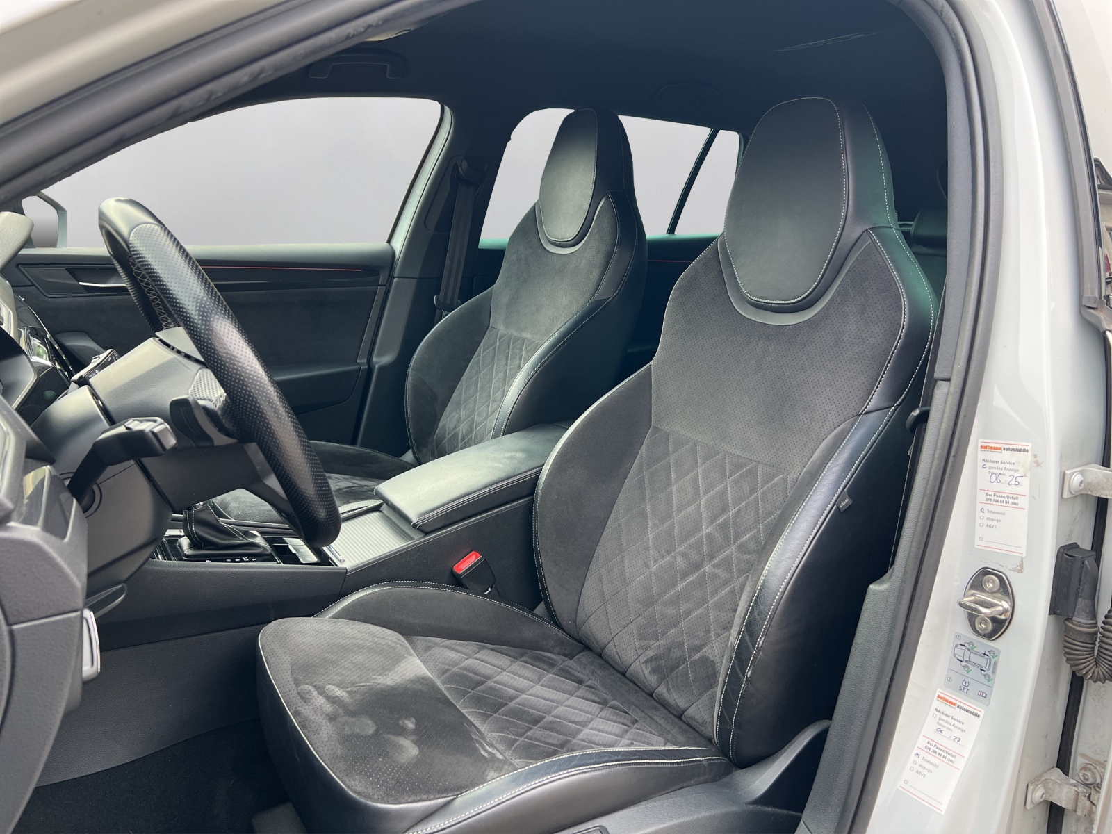 SKODA Superb Combi 2.0 TDi Sport Line 4x4 DSG - 10