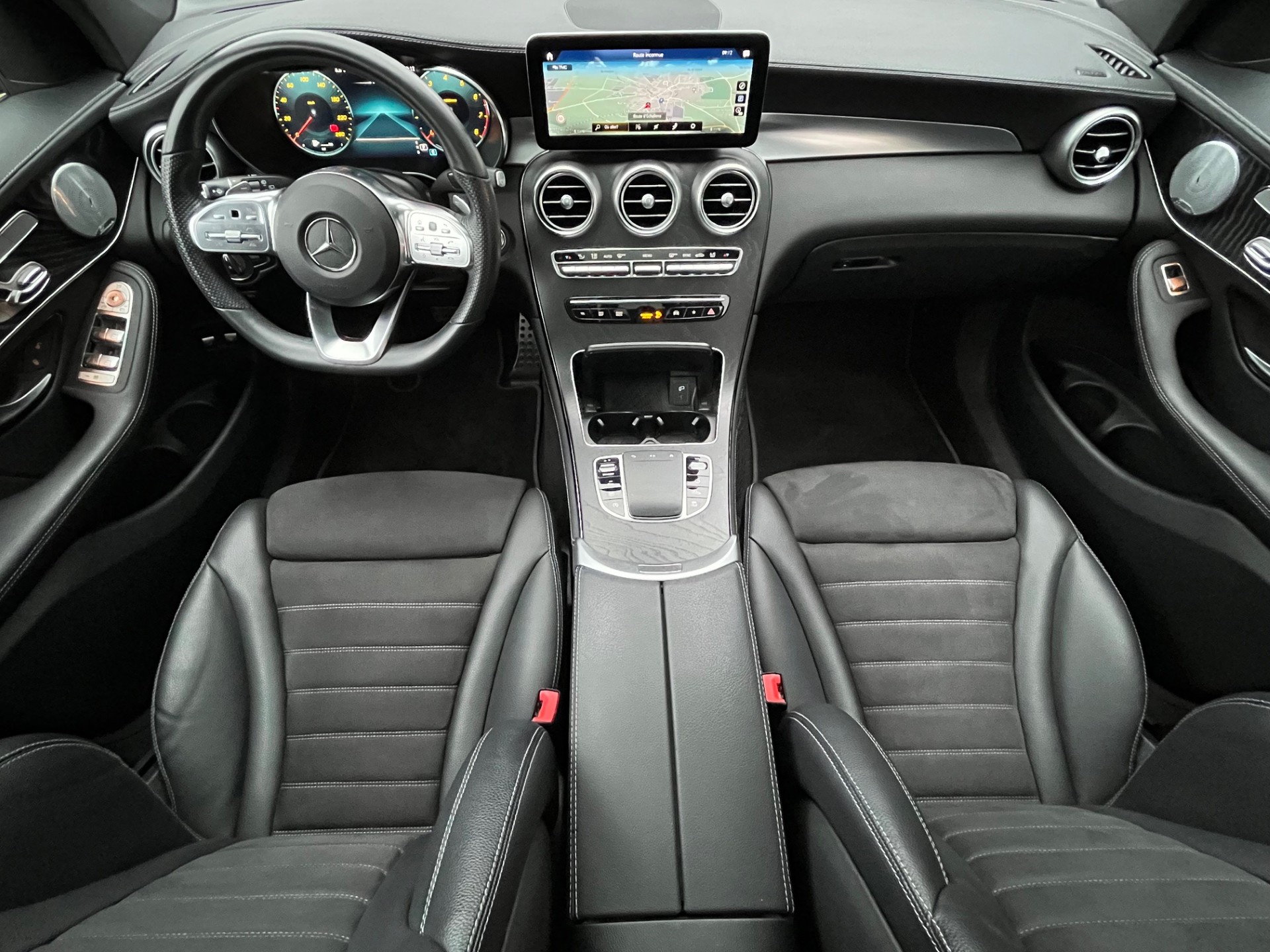 MERCEDES-BENZ GLC 300 AMG Line 4Matic 9G-Tronic - 9