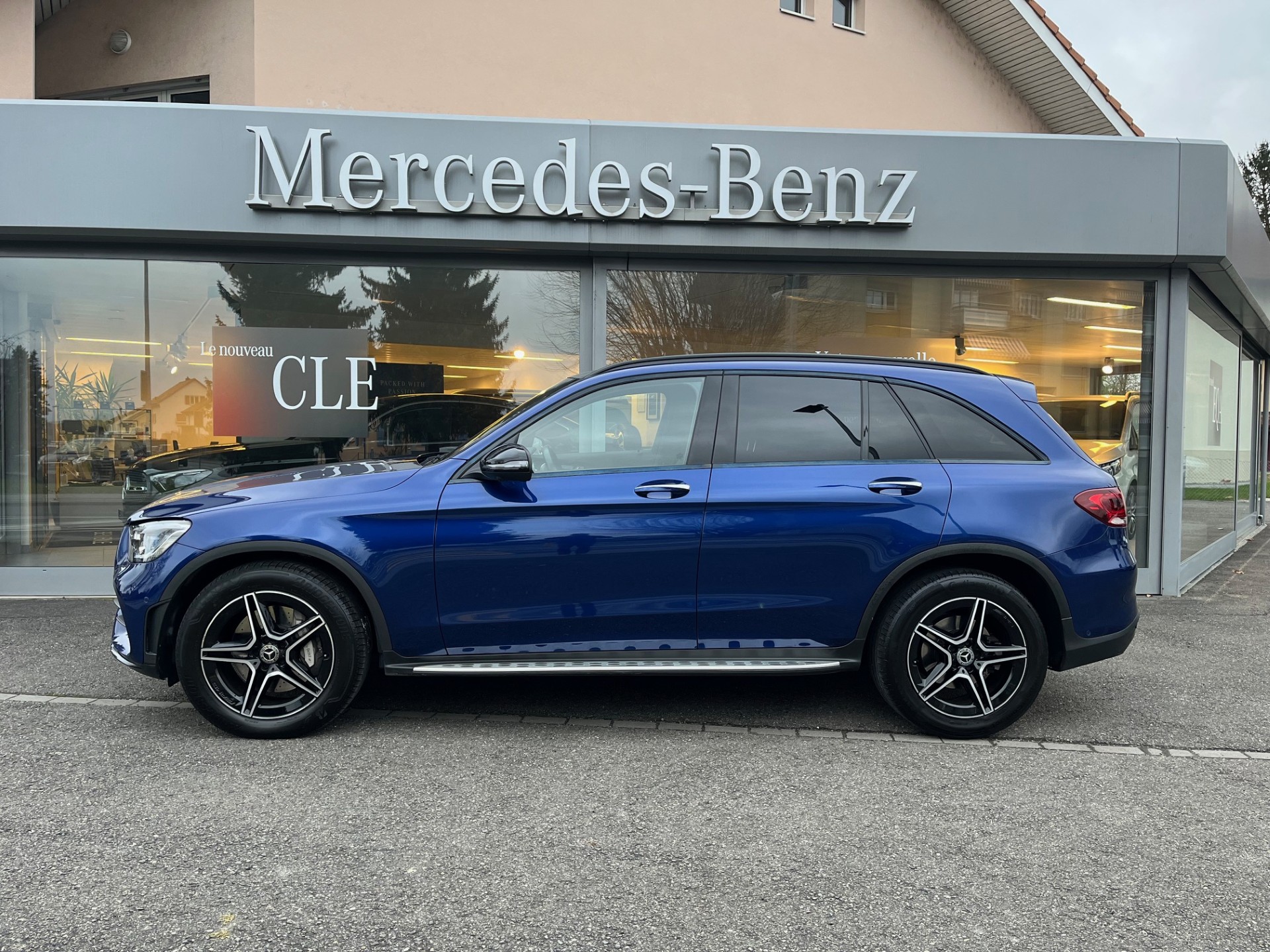 MERCEDES-BENZ GLC 300 AMG Line 4Matic 9G-Tronic - 3