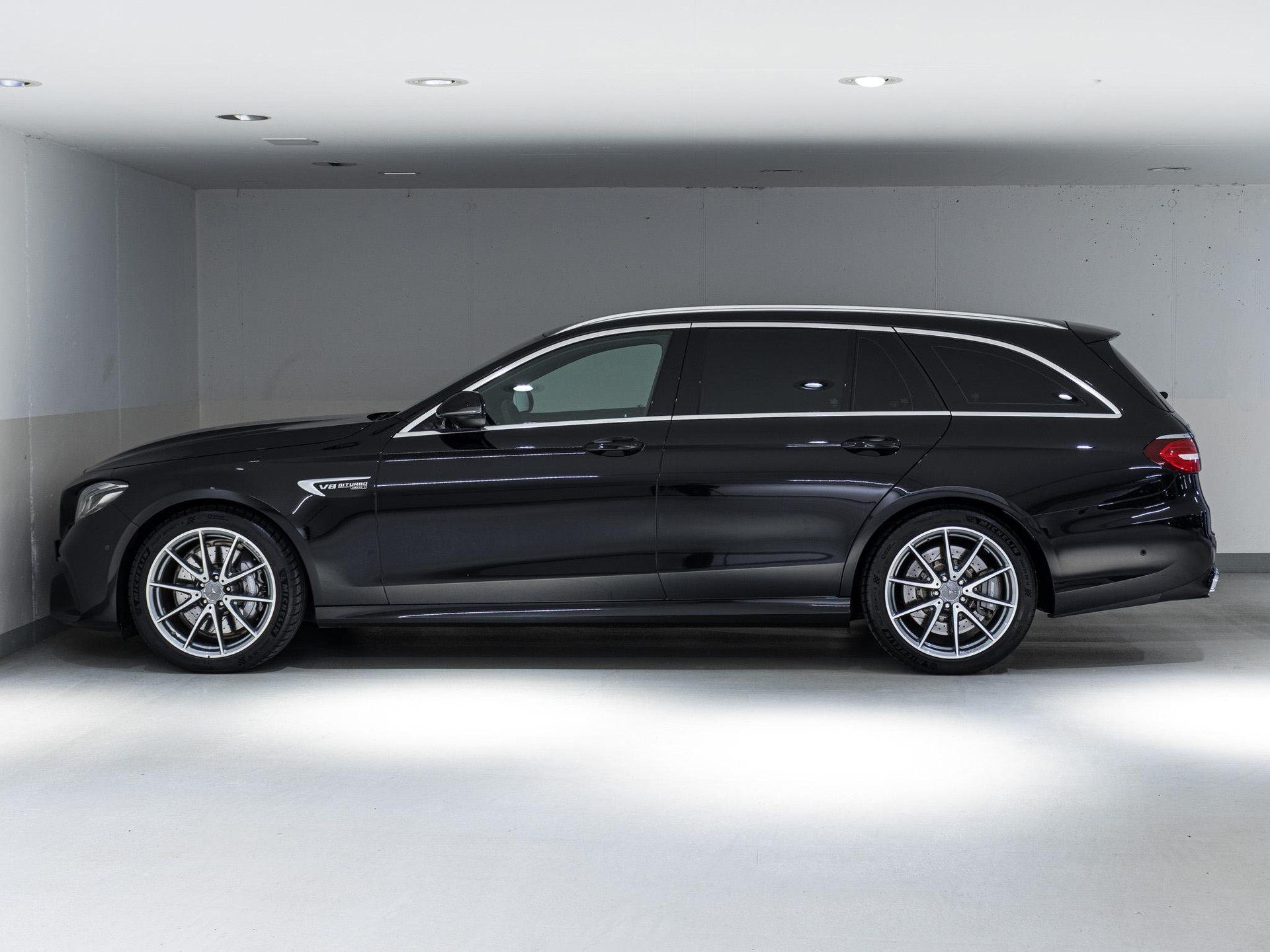 MERCEDES-BENZ E 63 AMG 4MATIC+ T-Modell - 5