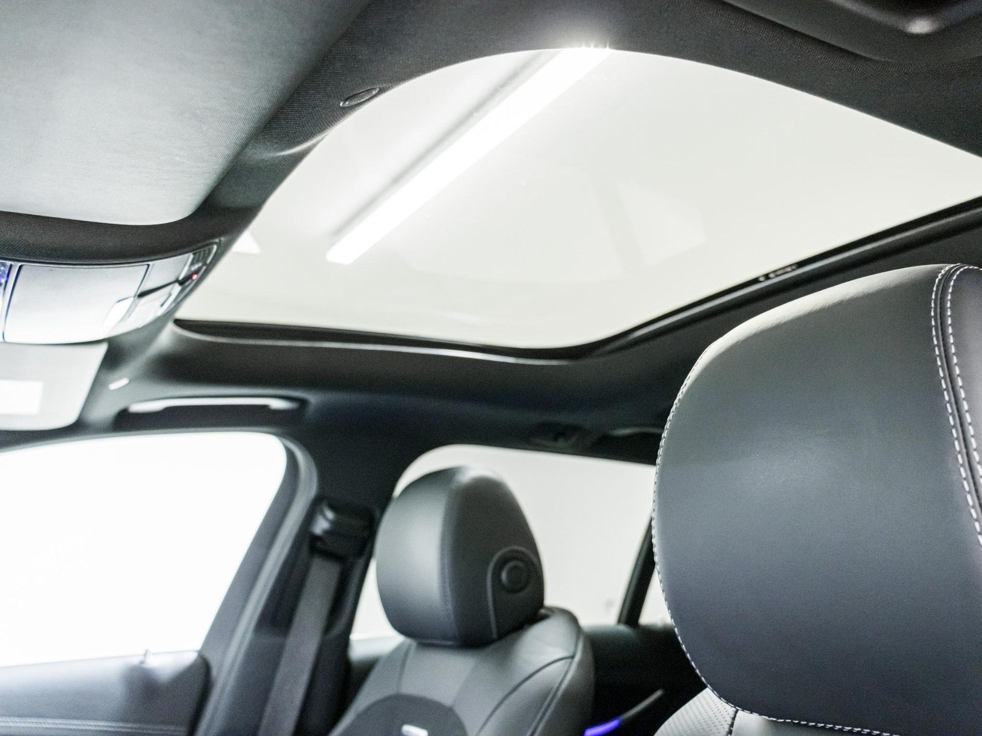 MERCEDES-BENZ E 63 AMG 4MATIC+ T-Modell - 10