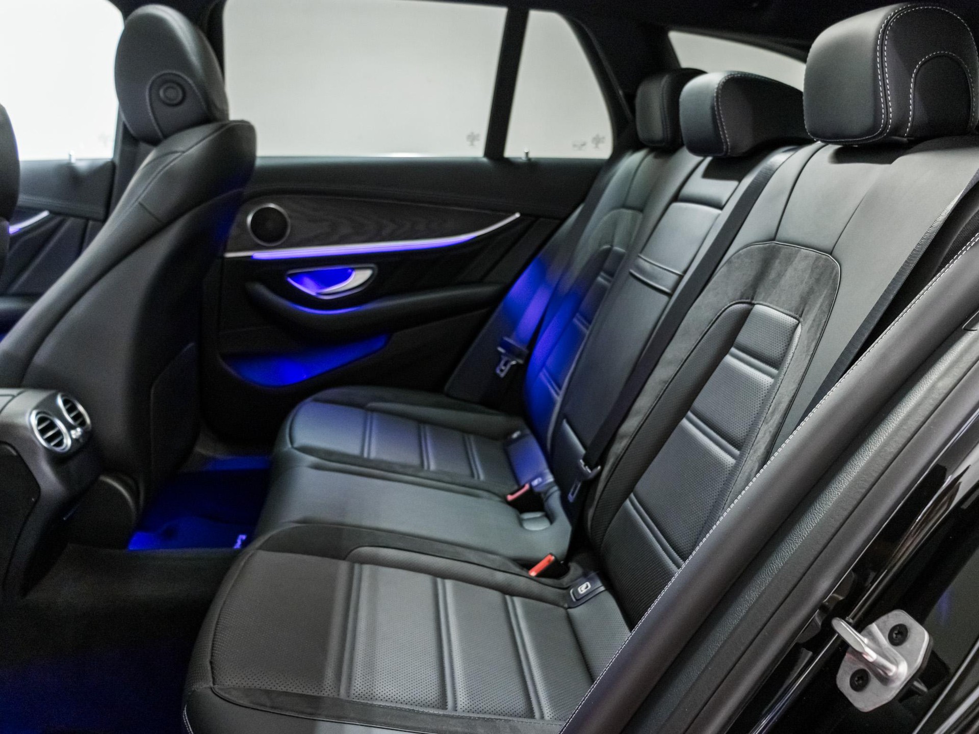 MERCEDES-BENZ E 63 AMG 4MATIC+ T-Modell - 8