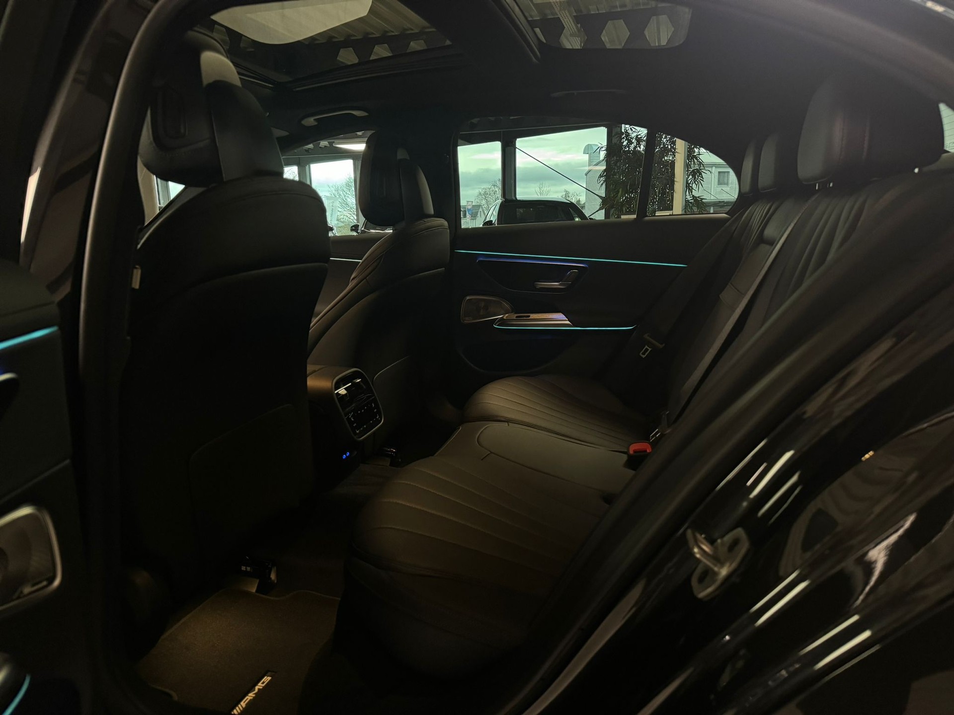 MERCEDES-BENZ E 220 d 4Matic 9G-Tronic - 8