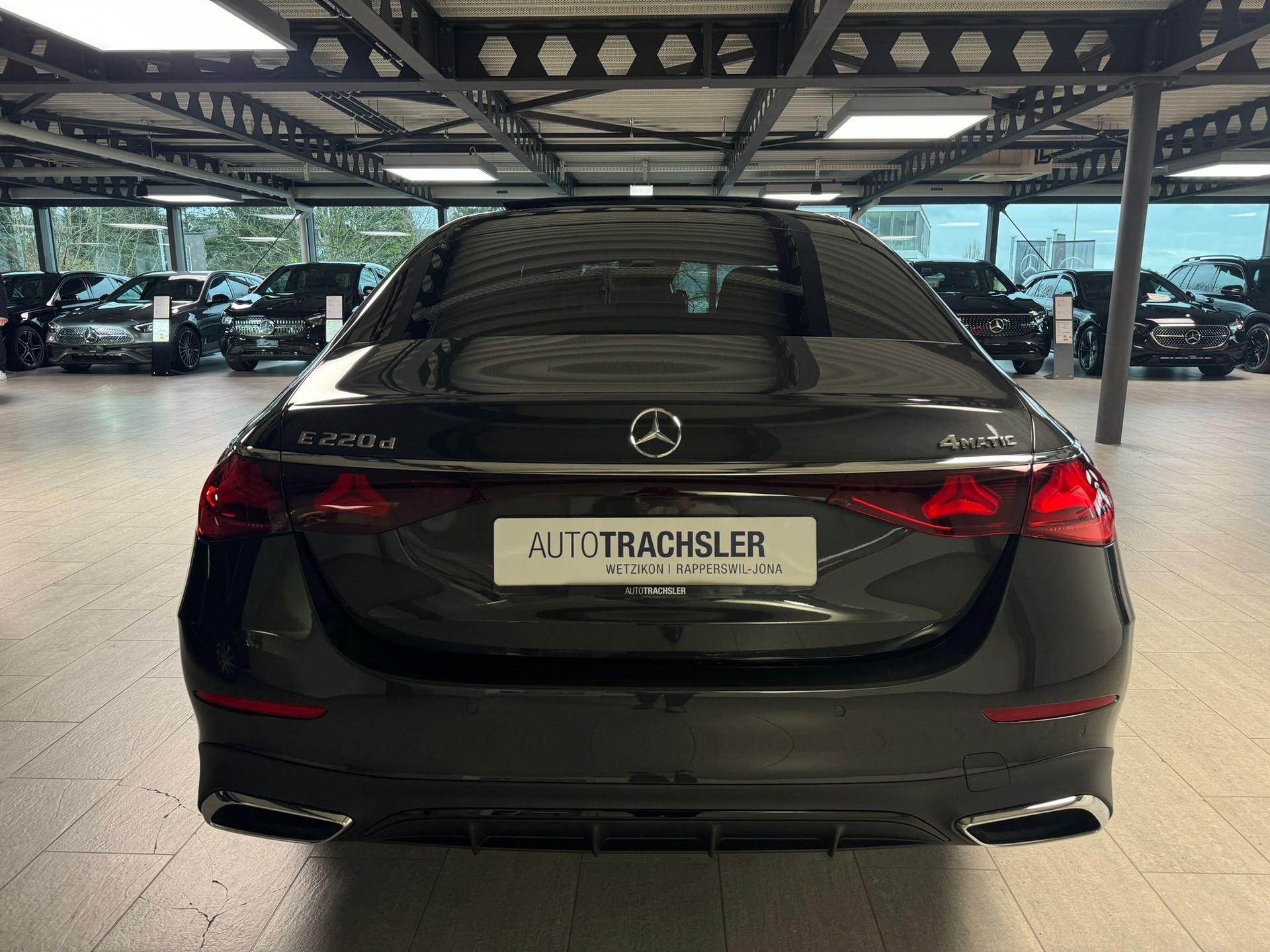 MERCEDES-BENZ E 220 d 4Matic 9G-Tronic - 4