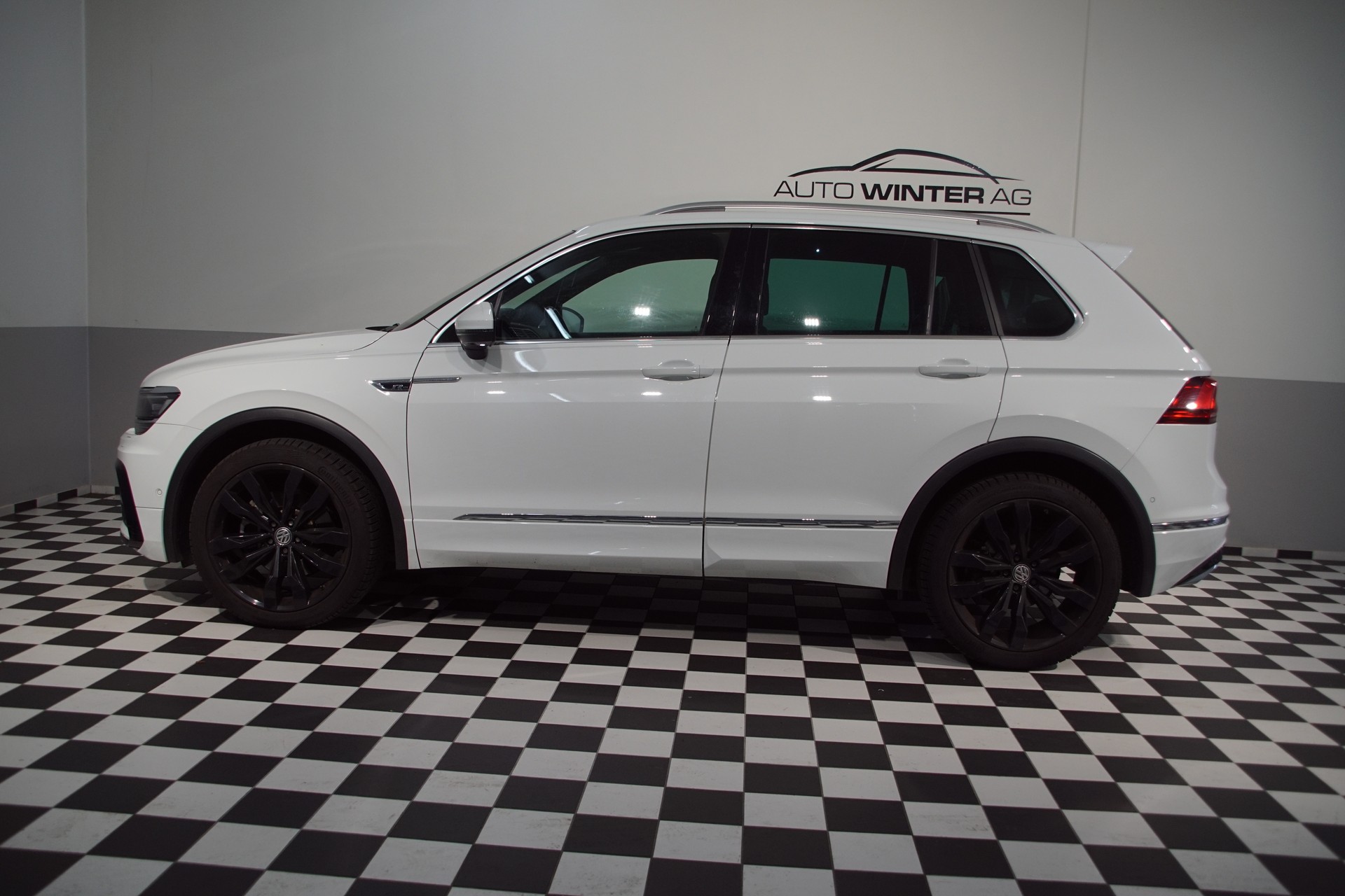 VW Tiguan 2.0TSI R-Line Highline 4Motion DSG - 9