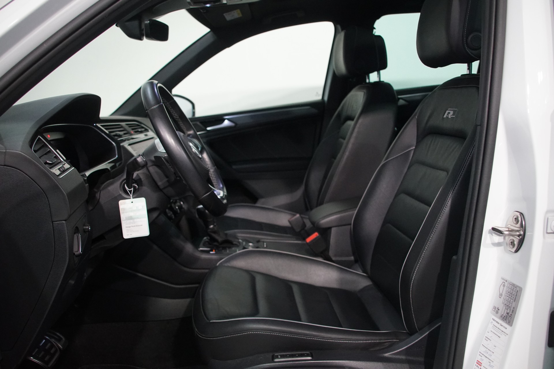 VW Tiguan 2.0TSI R-Line Highline 4Motion DSG - 11