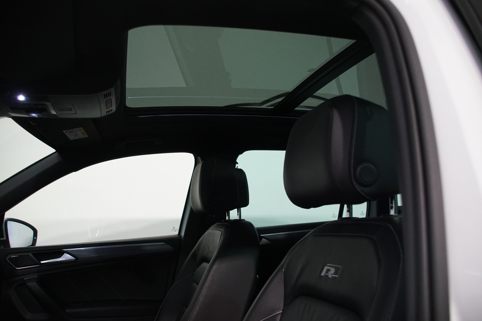 VW Tiguan 2.0TSI R-Line Highline 4Motion DSG - 13