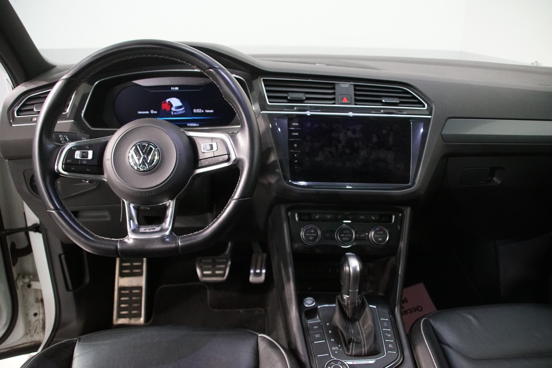 VW Tiguan 2.0TSI R-Line Highline 4Motion DSG - 16