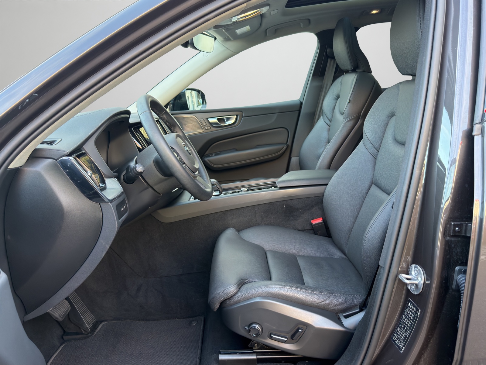 VOLVO XC60 2.0 T6 TE Ultra Dark eAWD - 11