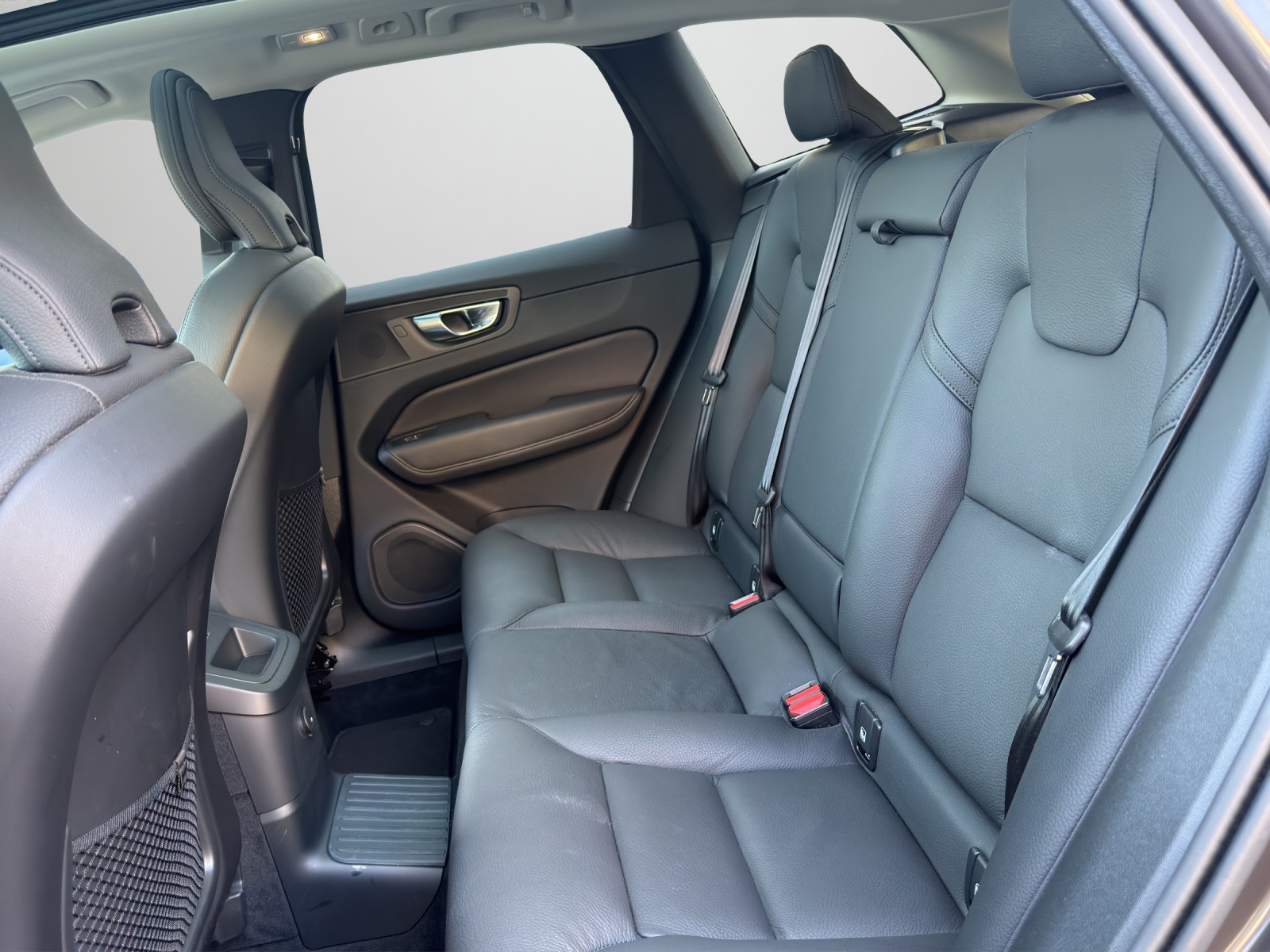 VOLVO XC60 2.0 T6 TE Ultra Dark eAWD - 17