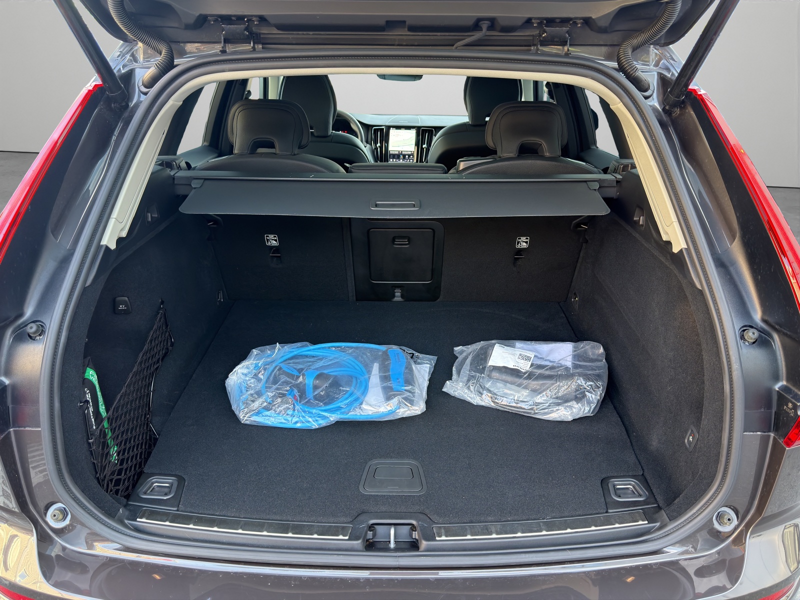 VOLVO XC60 2.0 T6 TE Ultra Dark eAWD - 18